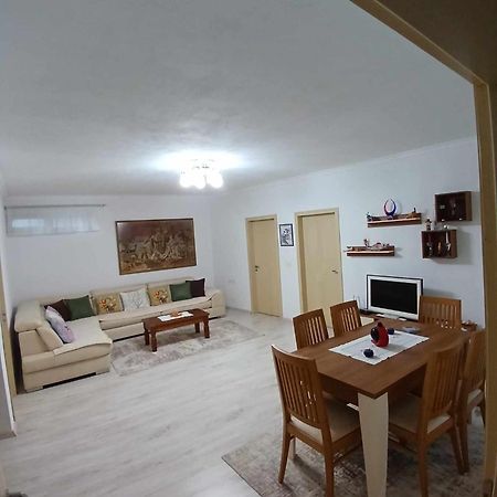 Eniguesthouse Gjirokastër Екстериор снимка