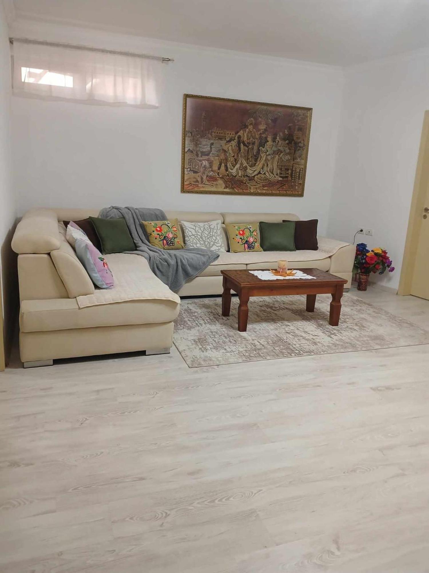 Eniguesthouse Gjirokastër Екстериор снимка