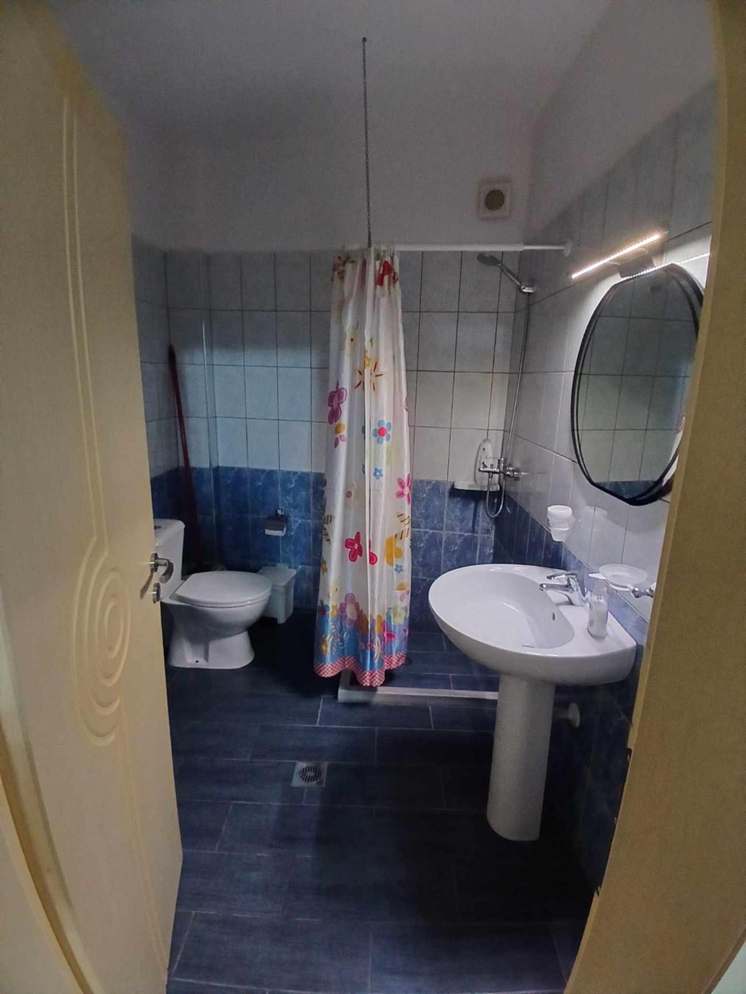 Eniguesthouse Gjirokastër Екстериор снимка