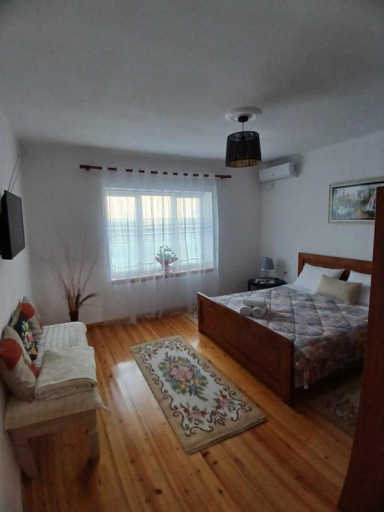 Eniguesthouse Gjirokastër Екстериор снимка