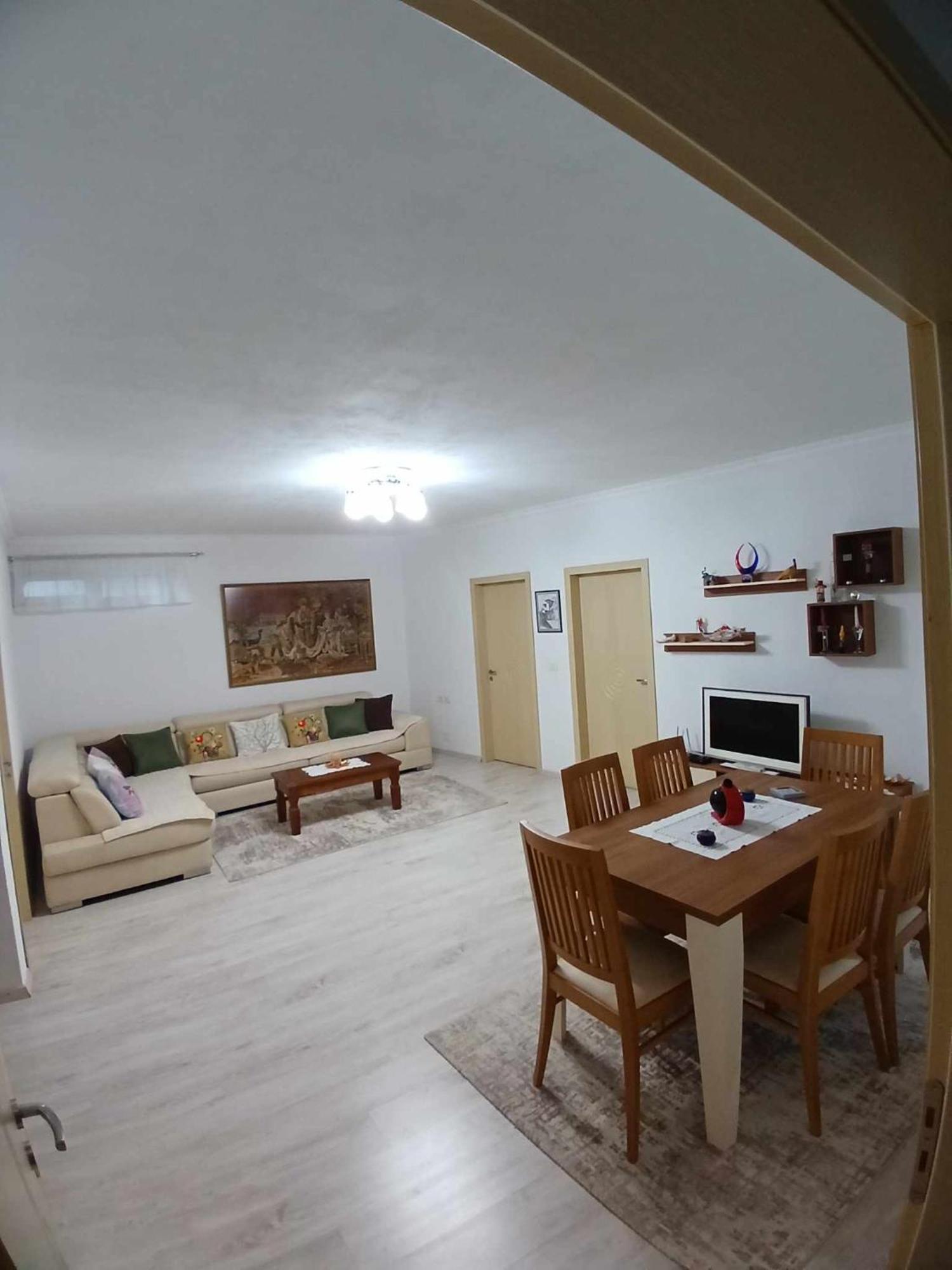 Eniguesthouse Gjirokastër Екстериор снимка