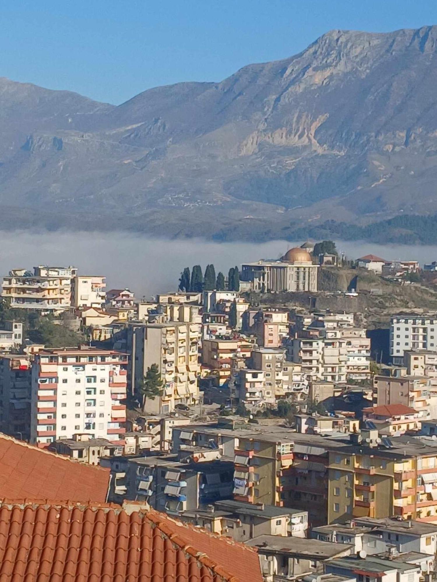 Eniguesthouse Gjirokastër Екстериор снимка