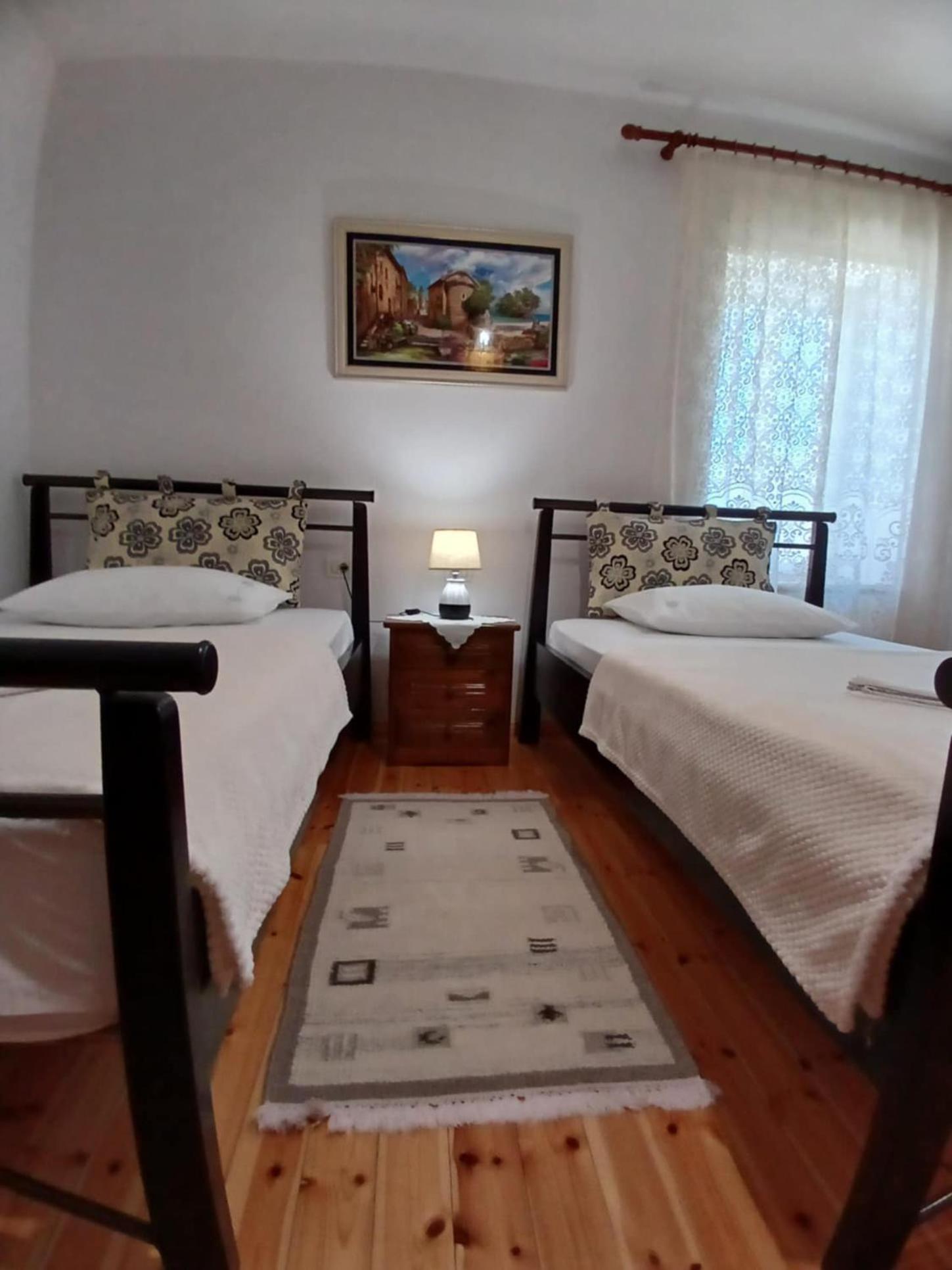 Eniguesthouse Gjirokastër Екстериор снимка