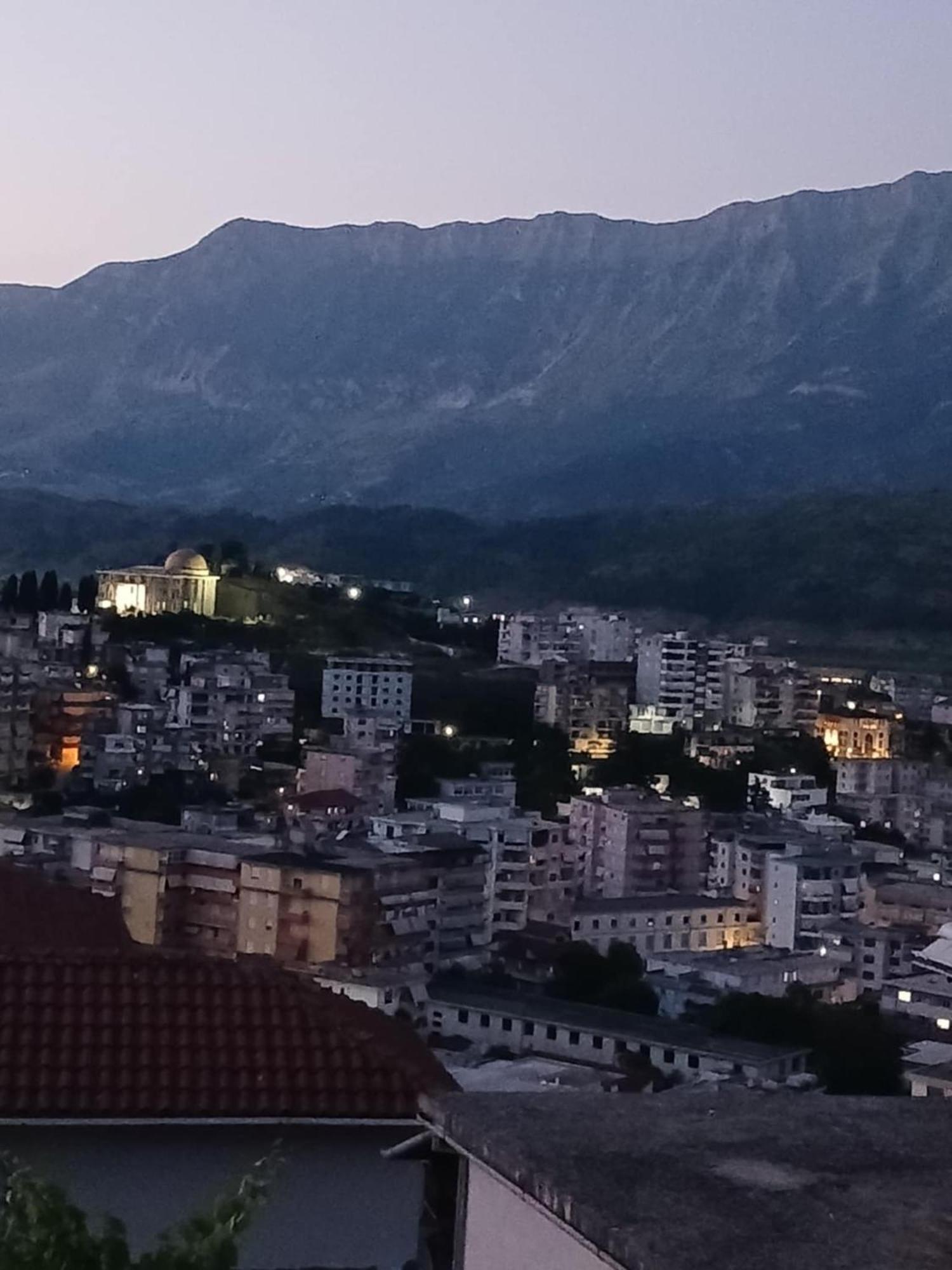 Eniguesthouse Gjirokastër Екстериор снимка